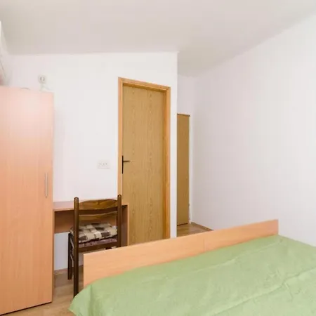 38 Pensión 3*